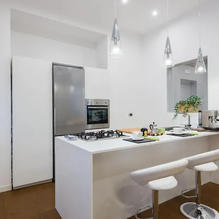 Apartment White House In *