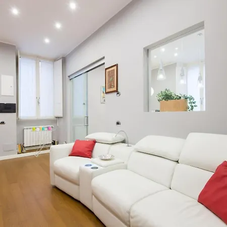 White House In Apartment