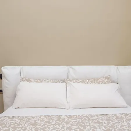 White House In Apartment *